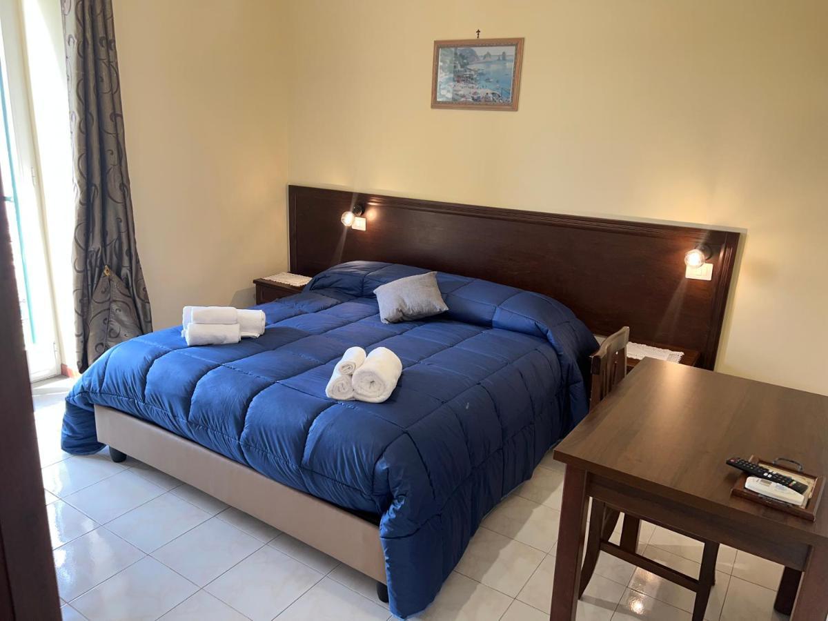 Agriturismo Le Grottelle Villa SantʼAgata sui Due Golfi Exteriör bild